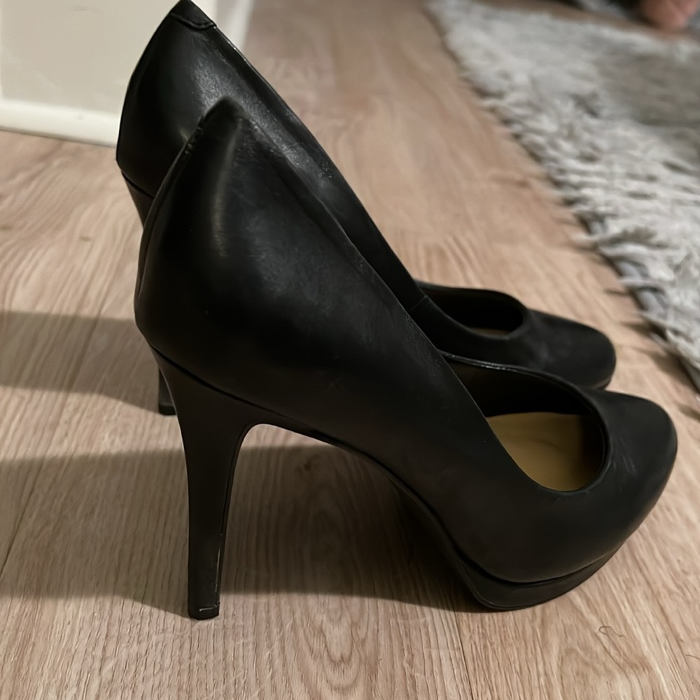 Blecker & Bond Heels - Picture 3 of 3